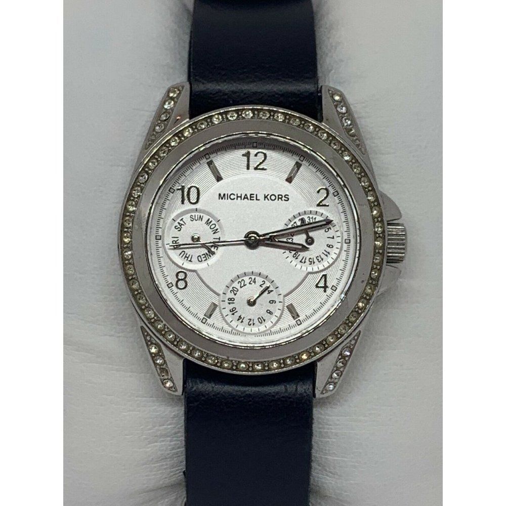Michael Kors MK5612 Women's Leather Analog Silver